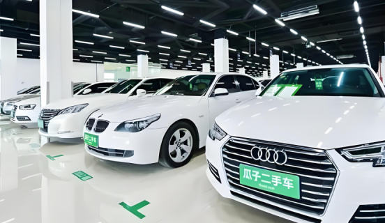 根据客户业务场景，提供基于呼叫中心的智能外呼机器人，外显本地号，提升接通率，通过AI赋能降本增效
